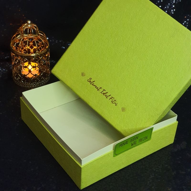 

Box Idul Fitri Hijau Pupus Premium 22x22x 10cm READY