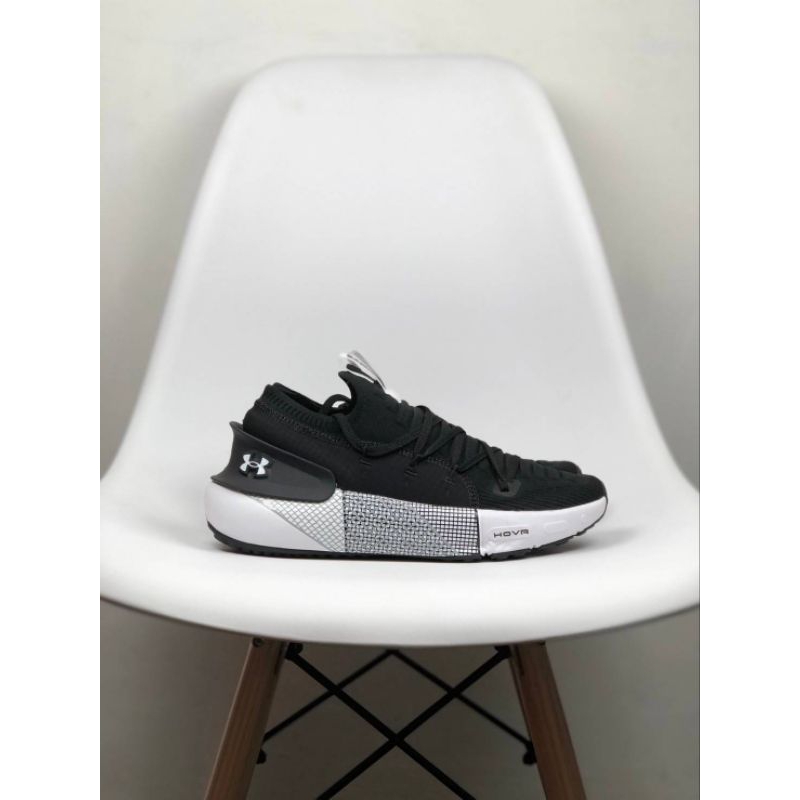SEPATU PRIA FITNES JOGING UA PHANTOM 3