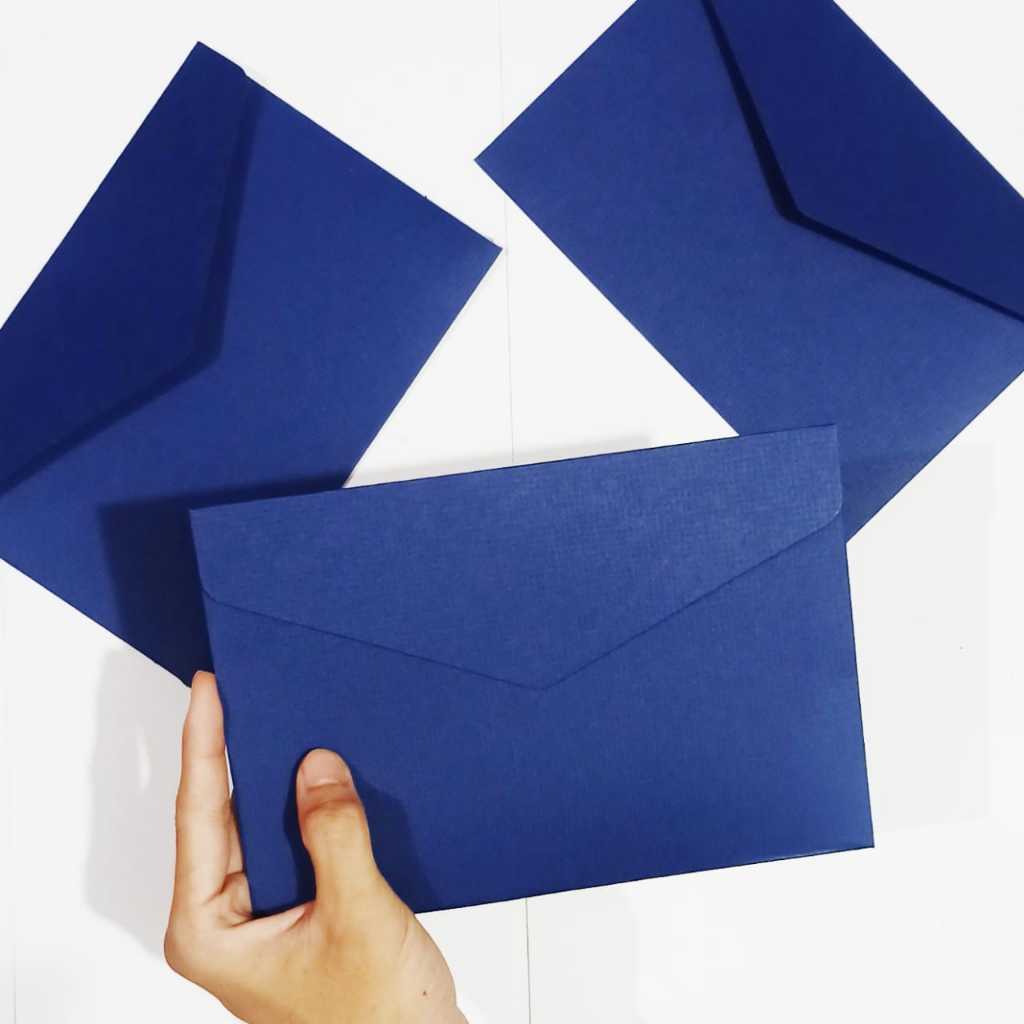 

AMPLOP VINTAGE A5 / AMPLOP BIRU NAVY TEBAL 250 GSM by. RUANG CETAK AMPLOP MURAH UKURAN 20×13,7cm