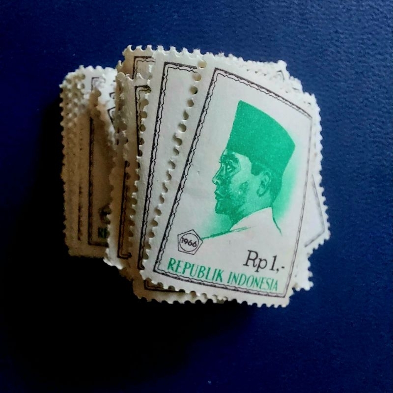 Perangko Indonesia SERI SOEKARNO 1 RUPIAH Original Asli Kartu Pos Jadul