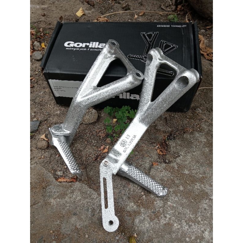 POSTEP BELAKANG DUCATI PANIGALE FOTSTEP FOSTEP BELAKANG DUCATI PANIGALE SET BRAKET KNALPOT