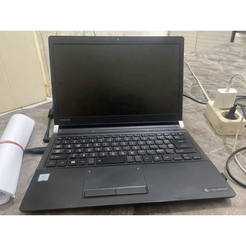 laptop thosiba dynabook r73