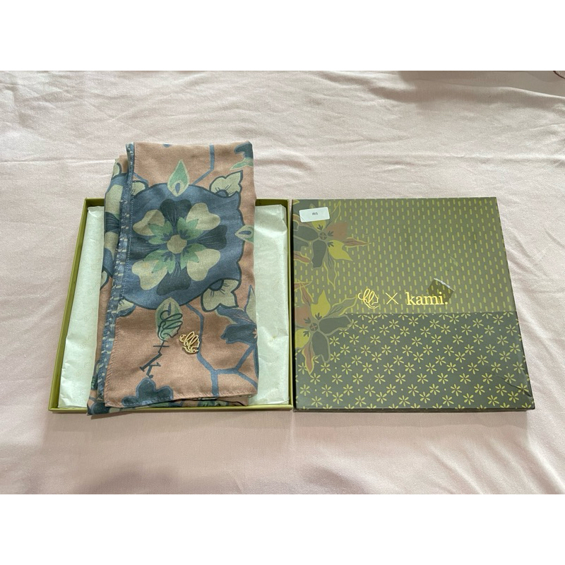 Ziya Scarf - Heaven Lights x Kamiidea - Preloved