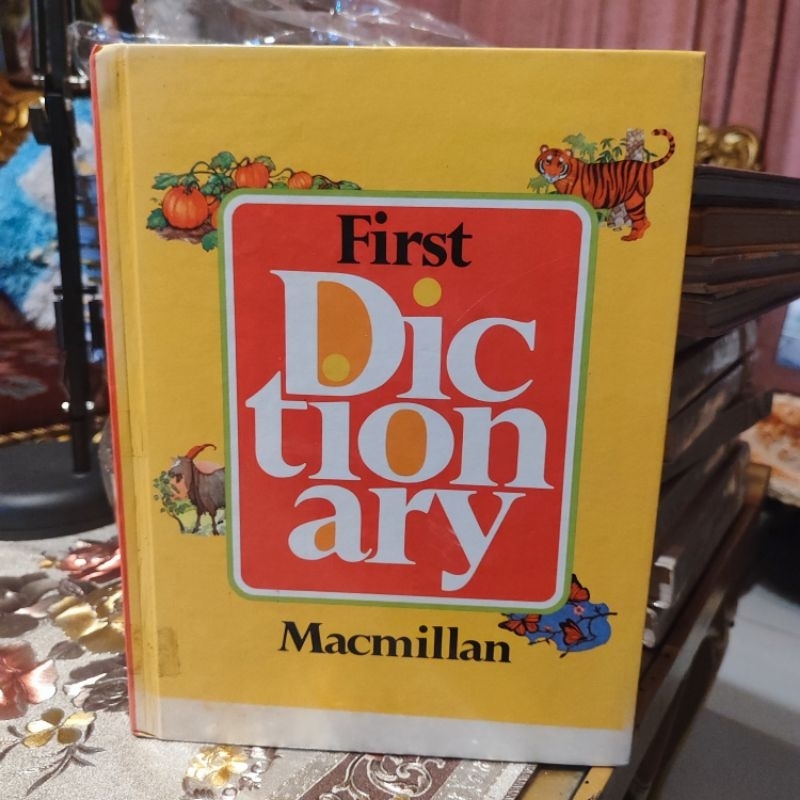 First Dictionary Macmillan