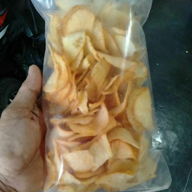 

KERIPIK SINGKONG GURIH ASIN.500 grm makanan ringan.
