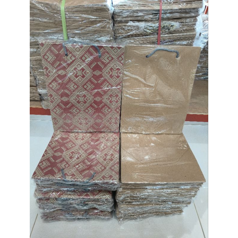 

paper bag R7 BK polos dan motif tas souvenir pernikahan paper bag bahan craft