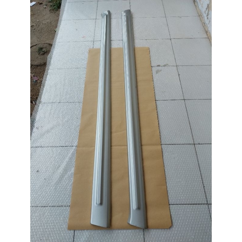 GARNISH LIST BODY XPANDER CROSS (BAGIAN PANJANG BAWAH PINTU) ORIGINAL