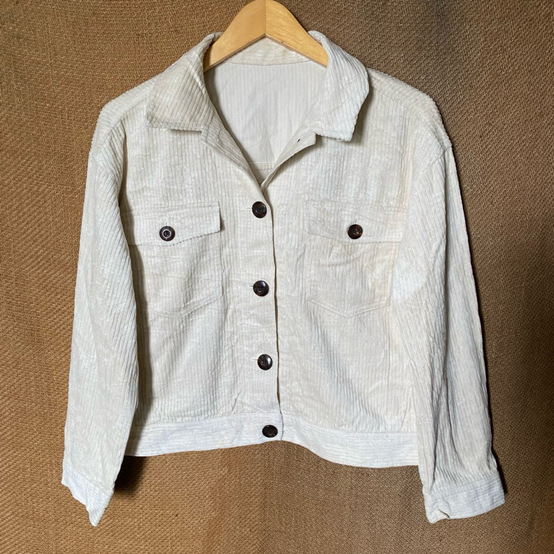 GU by Uniqlo  Cropped Corduroy Creamy Jacket Woman