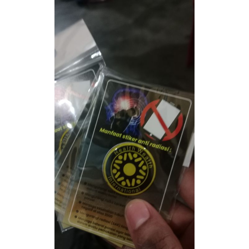 

STIKER HWI ANTI RADIASI, BISA dGunakan untuk hanpone, komputer, leptop 1000℅ original