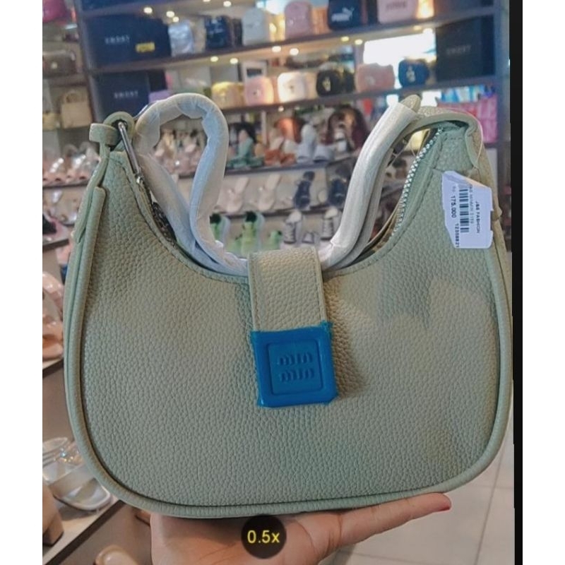 Tas selempang Miumiu
