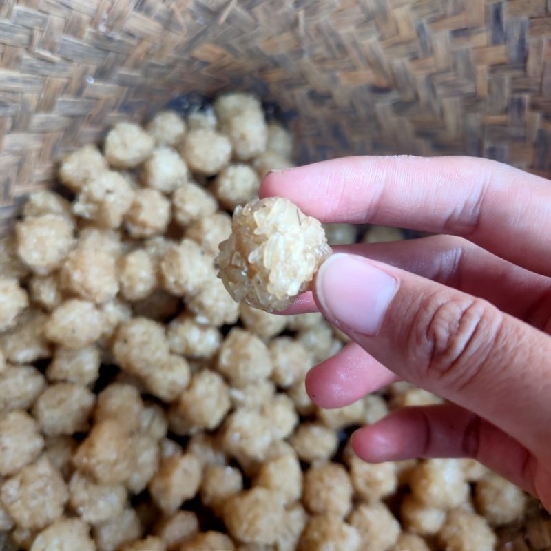 

Rengginang Terasi Mentah Gurih