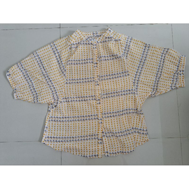 Preloved blouse oversize merk niko and ...