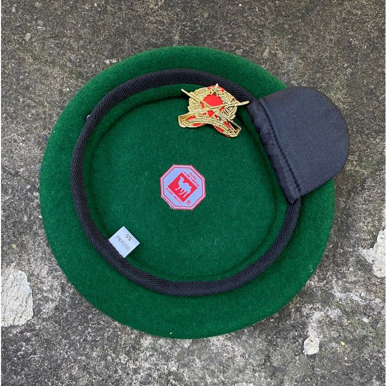 BARET HIJAU INFANTERI SATU SET EMBLEM