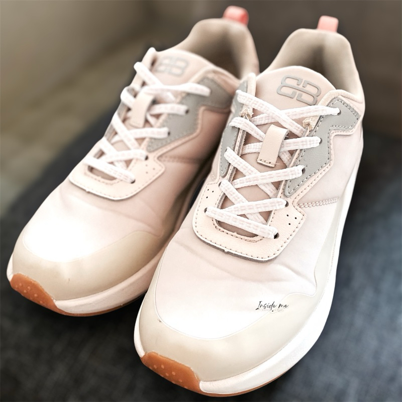 PRELOVED SNEAKERS WANITA ACASHA BUCCHERI