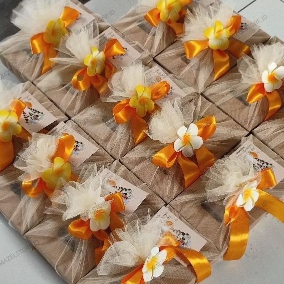 

Hampers Galungan, Hampers Hari Raya, Hampers Risoles Mayo, Hampers Sandwich
