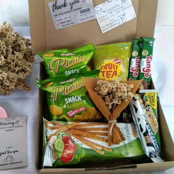 

Giftbox Hampers Snackbox Kado Hadiah Ulangtahun Wisuda Termurah