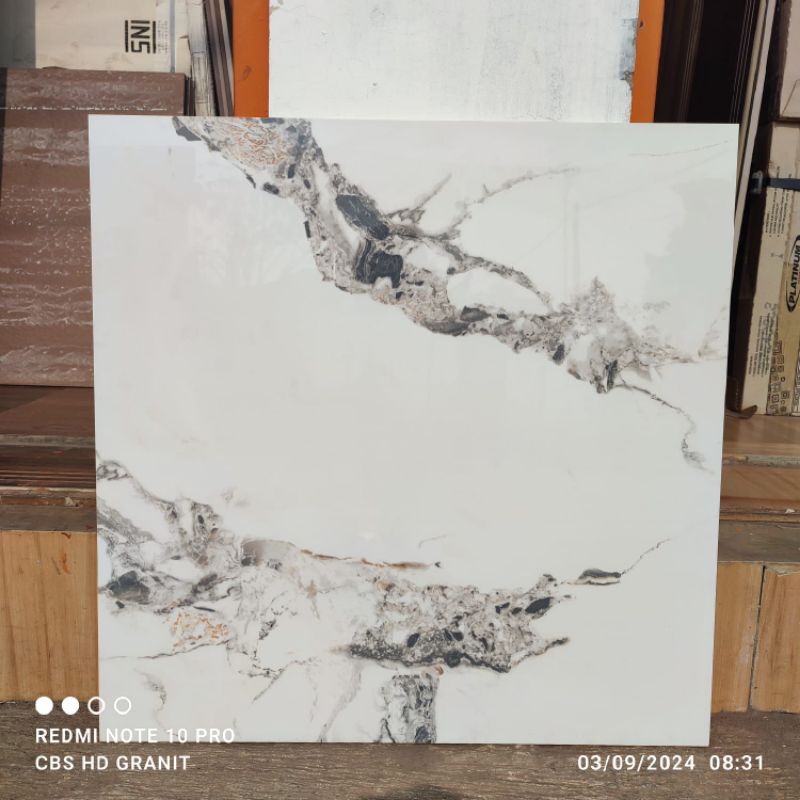 Granit lantai 60x60 putih motip Siva gold