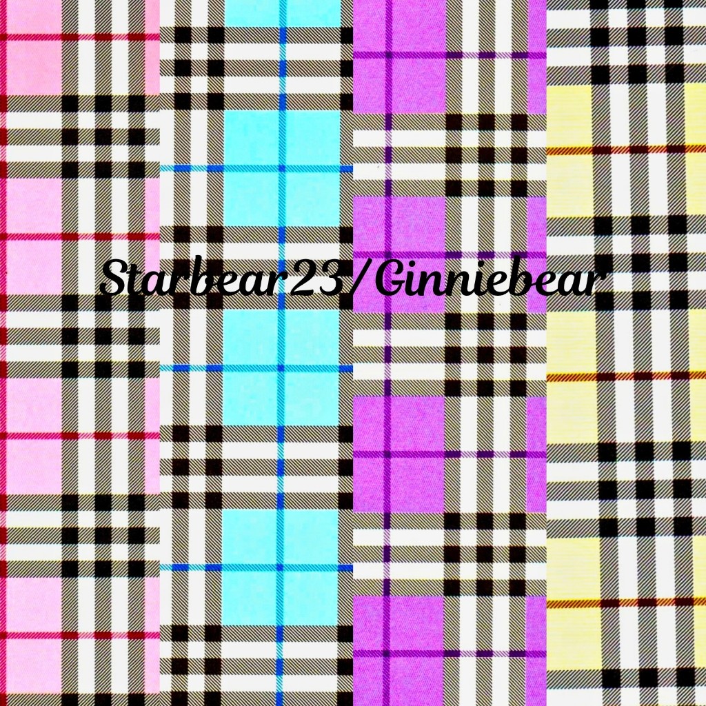 

kertas kado motif kotak kotak