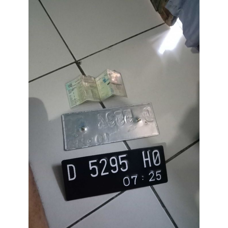 STNK + plat nomor Vario 110 karbu