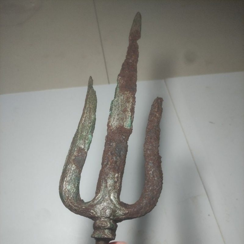 tombak trisula sepuh