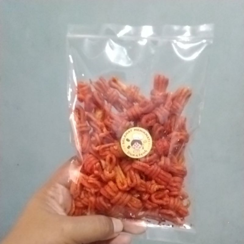 

SNACK VIRAL MIE GULUNG PEDAS DAUN JERUK