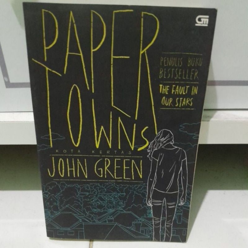 NOVEL PAPER TOWNS