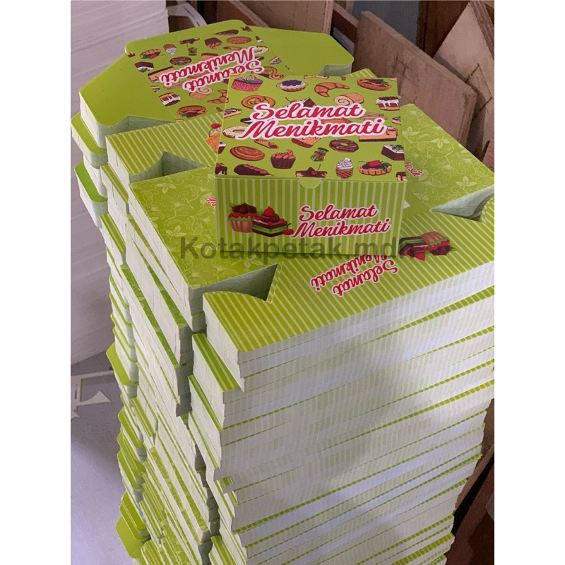 

kotak kue 12x12 warna - bahan ivory - 100 lembar