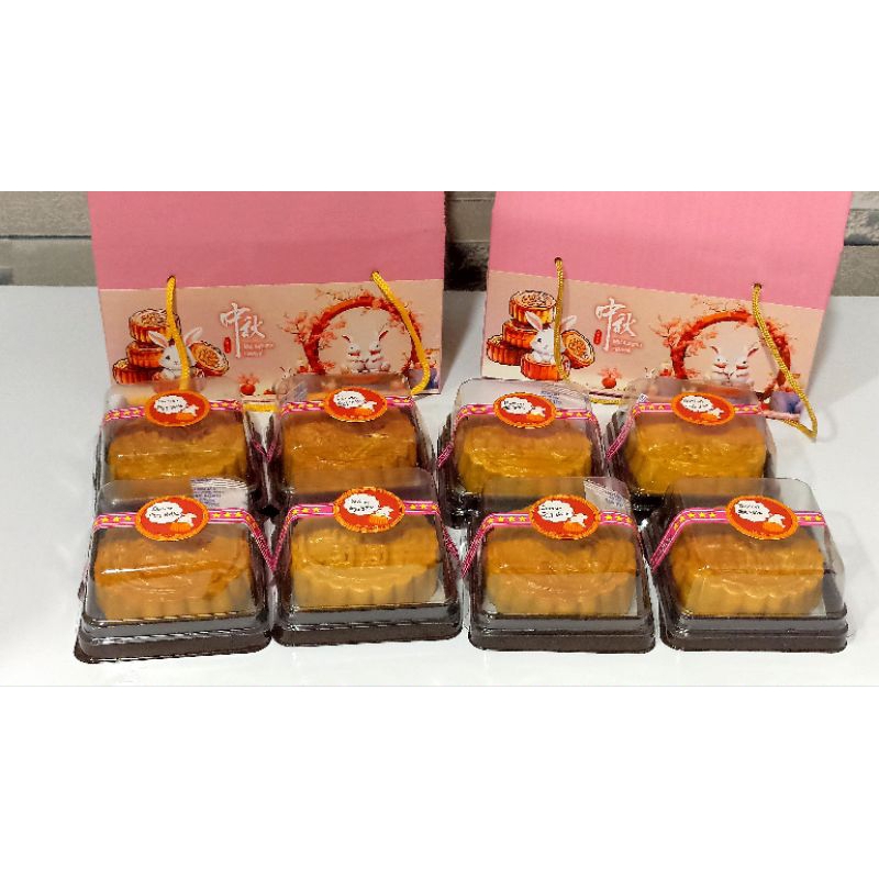 

Mooncake Kue bulan authentic khas Medan JAMIN ENAK TIDAK TERLALU MANIS HALAL