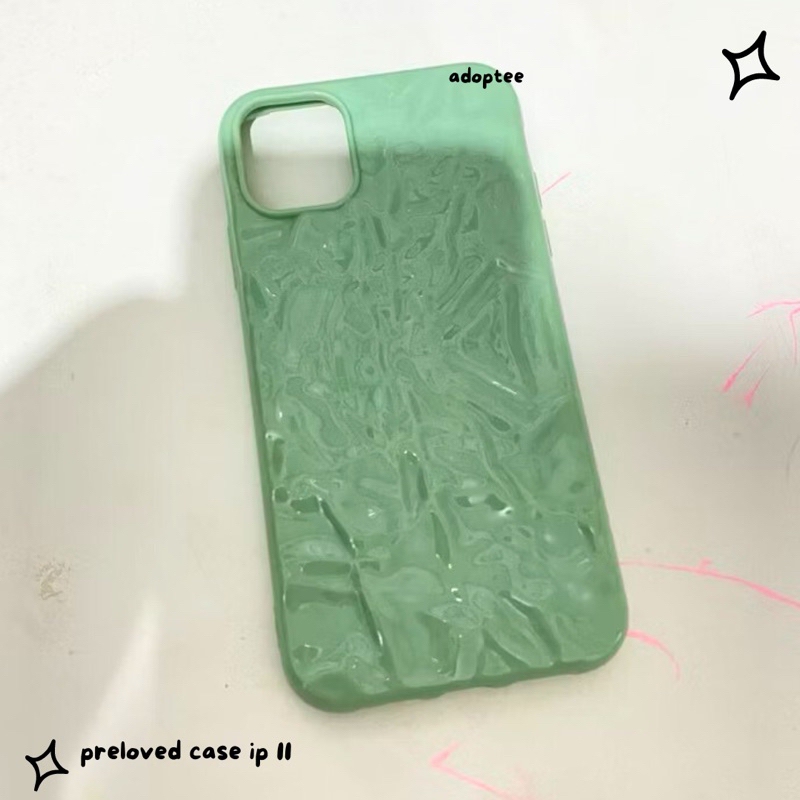 Preloved • soft case ip 11 green