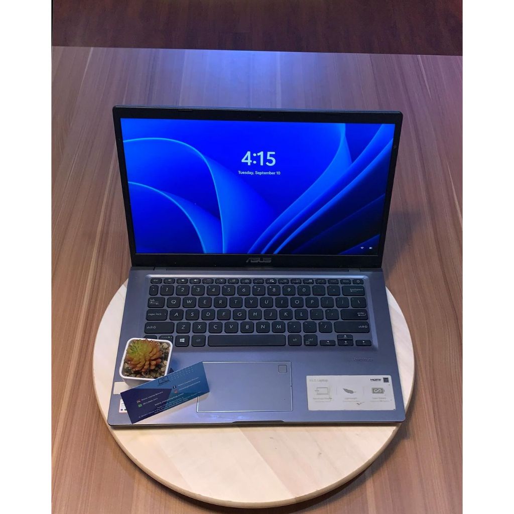 ASUS VIVOBOOK CORE core i3 GEN 8 RAM 4 SSD 512 GB SECOND