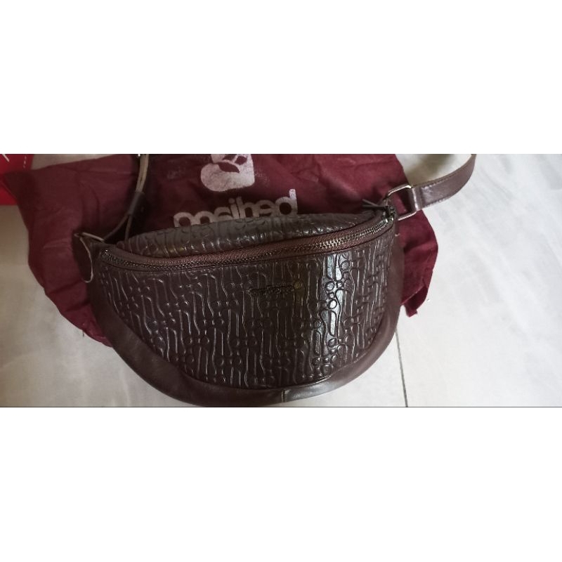 Preloved Berliano waist bag