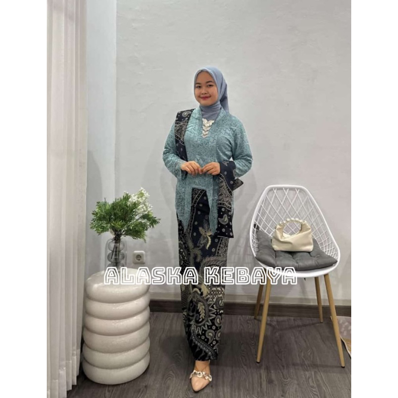 a.k/Kebaya Kutu Baru malika/ Kebaya Tunik / Tunik Brokat / Kebaya Modern / Kebaya tile / Kebaya Favo
