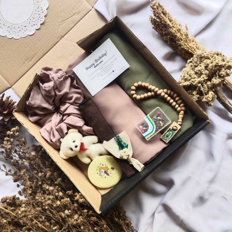 

HAMPERS BOX / KADO REQUEST / HAMPERS HIJAB KADO SIAP KIRIM / KADO BY REQUEST✅