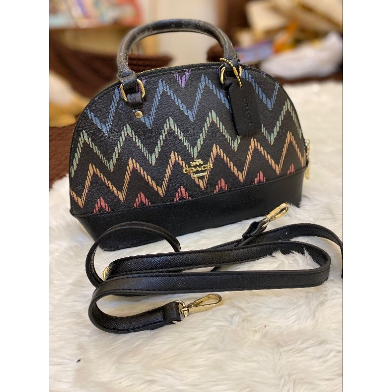 Preloved tas sling coach non ori