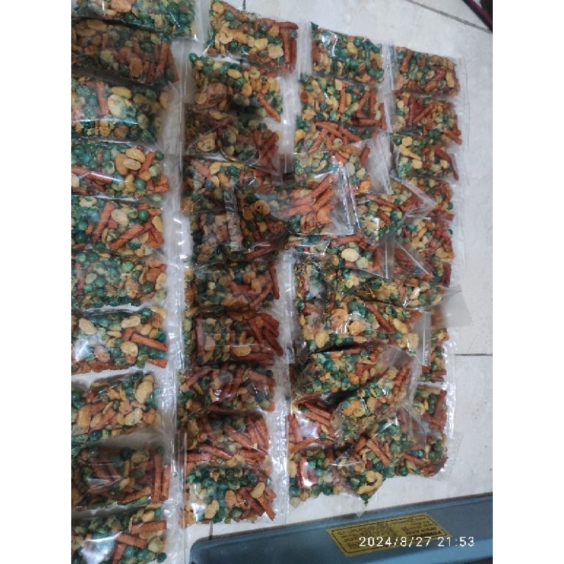 

Kemasan Jual 30gr Kacang Koro Campur Manis, Asin, Gurih