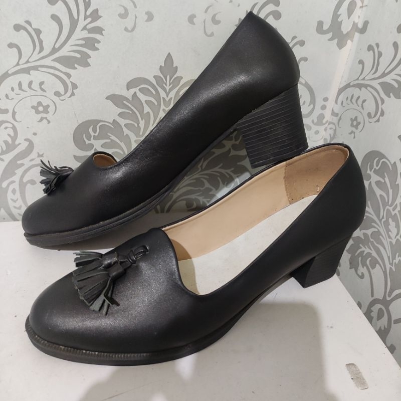 sepatu kerja wanita kulit asli size 39 preloved