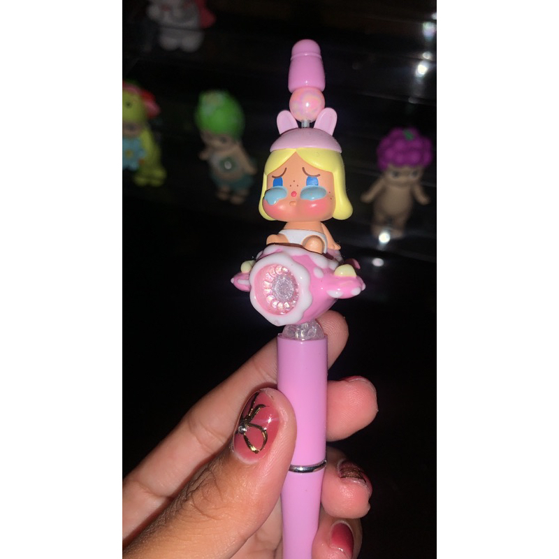 

Pena cry bby kacang original pop mart , lotso ori & terong