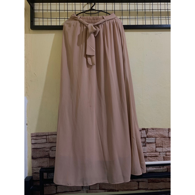 [PRELOVED] Rok Layer Cream Plisket