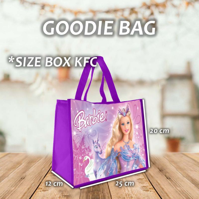 

Goodie Bag Tas souvenir ulang tahun tema Barbie