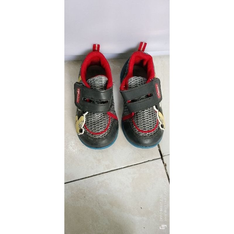 preloved sepatu Disney size 26 insole 16cm