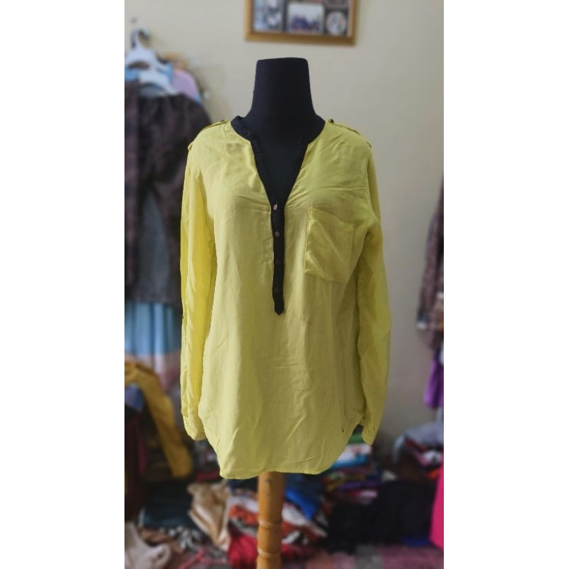 kemeja motif (preloved)