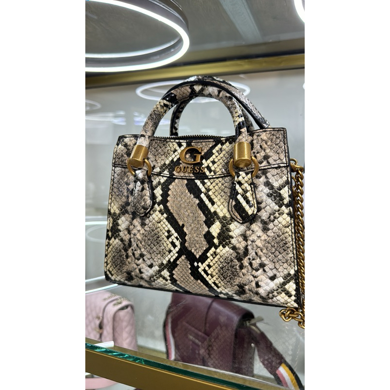 Request tas dan dompet guess snake skin