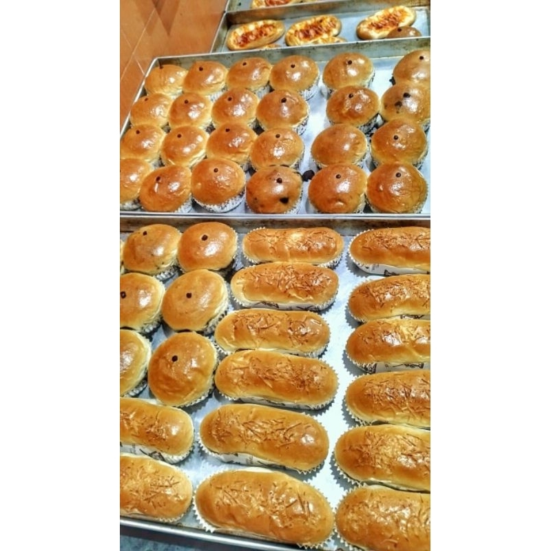 

Roti Manis Lembut Homemade Aneka Varian Coklat Keju Mocca Meses Sosis