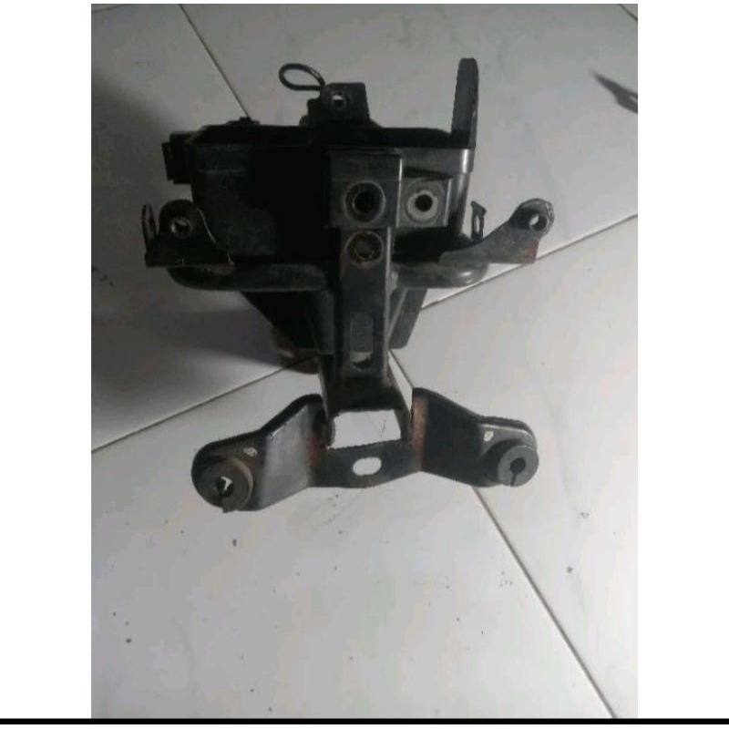Pangkon aki dudukan dasi tameng Honda spacy