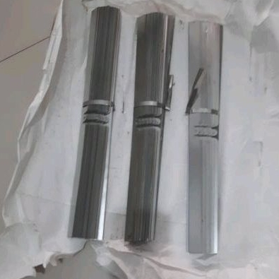 

Seng Klem 44cm Klep Klip Kaleng Penjepit Kalender Dinding Wall Calendar Clamp