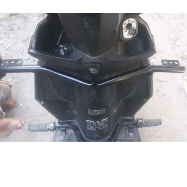 crasbar dudukan lampu tembak motor matic beat fi beat streat dan vario