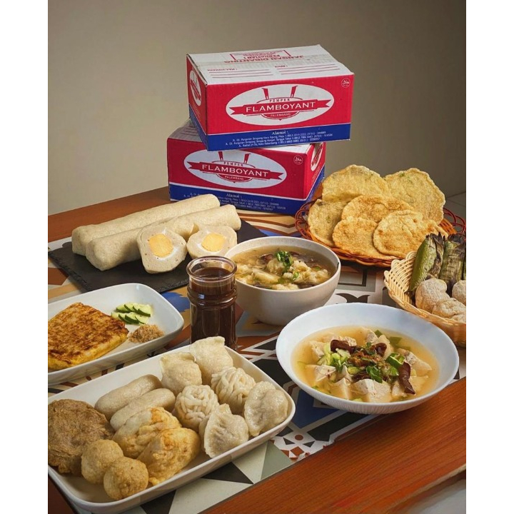 

2 Pcs Pempek Lenjer Besar - Pempek Flamboyant - Pempek Asli Kota Palembang