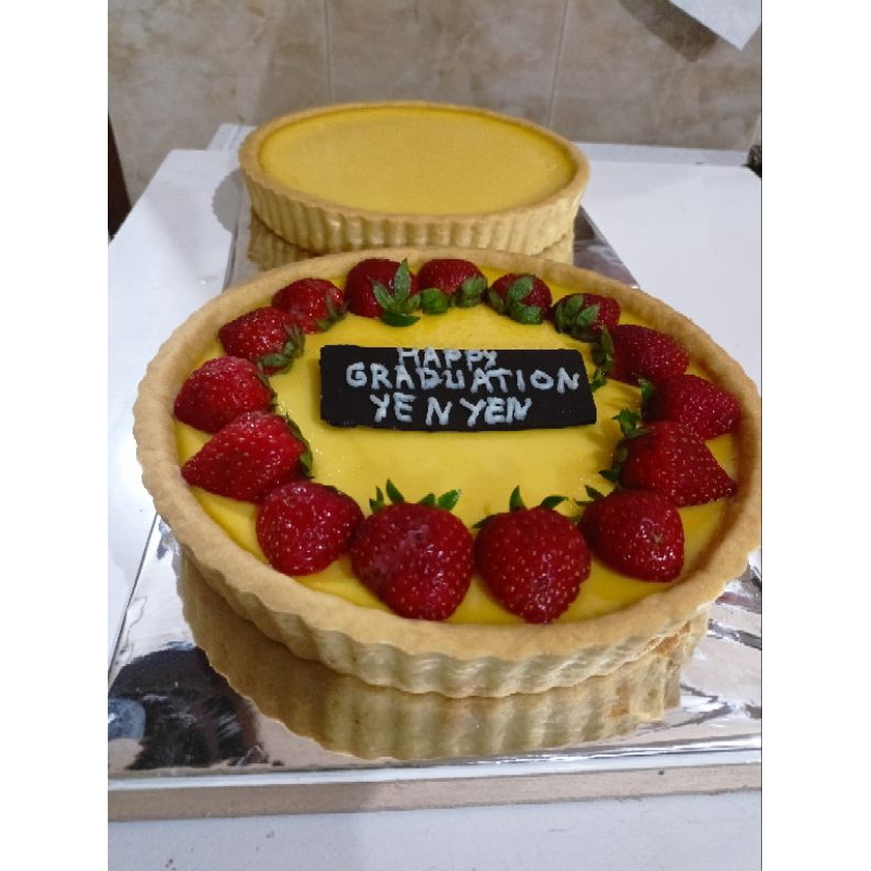 

Tart susu stroberry. ukuran 20cm