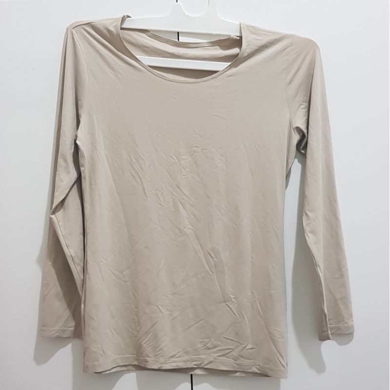 PRELOVED MANSET AIRISM UNIQLO