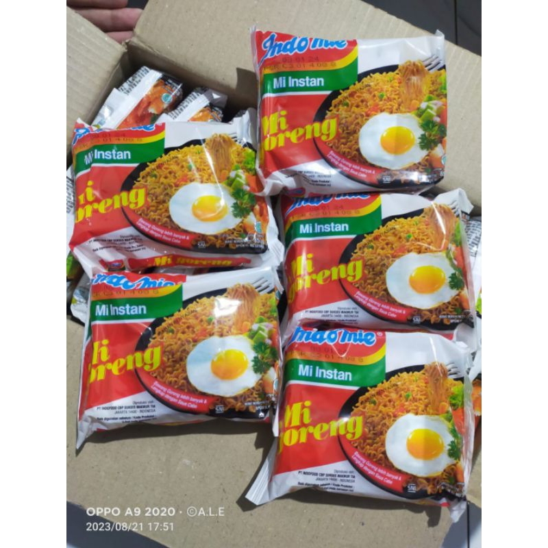 

Indomie/Sedaap goreng isi 5 bonus teh sariwangi
